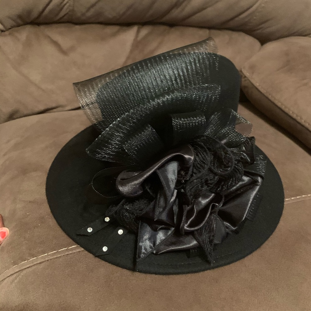 Black dress hat